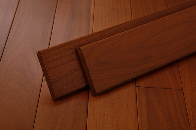 2023 Nouveau concepteur de parquet en bois massif d'intérieur utilise un parquet en bois franc de couleur teck